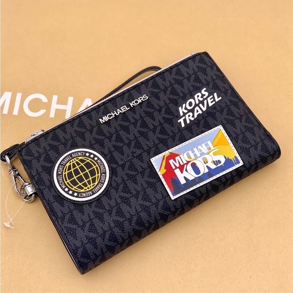New Michael Kors Jet Set Travel Large Embellished Logo Wristlet Black